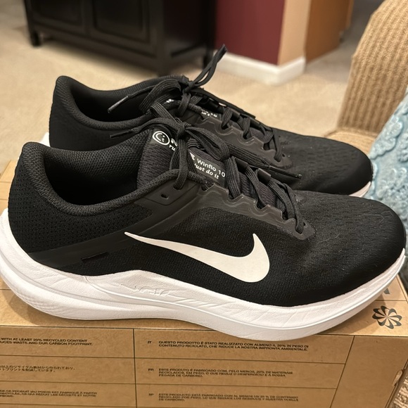 Nike Winflo 10. Size 9.5. DV4023-003 - Picture 3 of 6